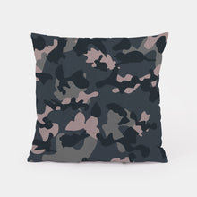 Lade das Bild in den Galerie-Viewer, Kuschelkissen Camo Preto
