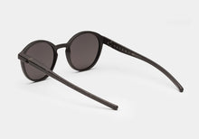 Load image into Gallery viewer, Voyou x arthelps sunglasses un / hide II
