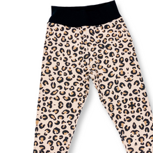 Load image into Gallery viewer, BIO Leggings LEO NATURE - Morro do Papagaio Kollektion
