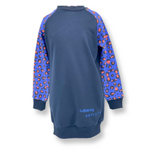 Load image into Gallery viewer, BIO Raglan Pulli  LEO BLUE/ORANGE - Morro do Papagaio

